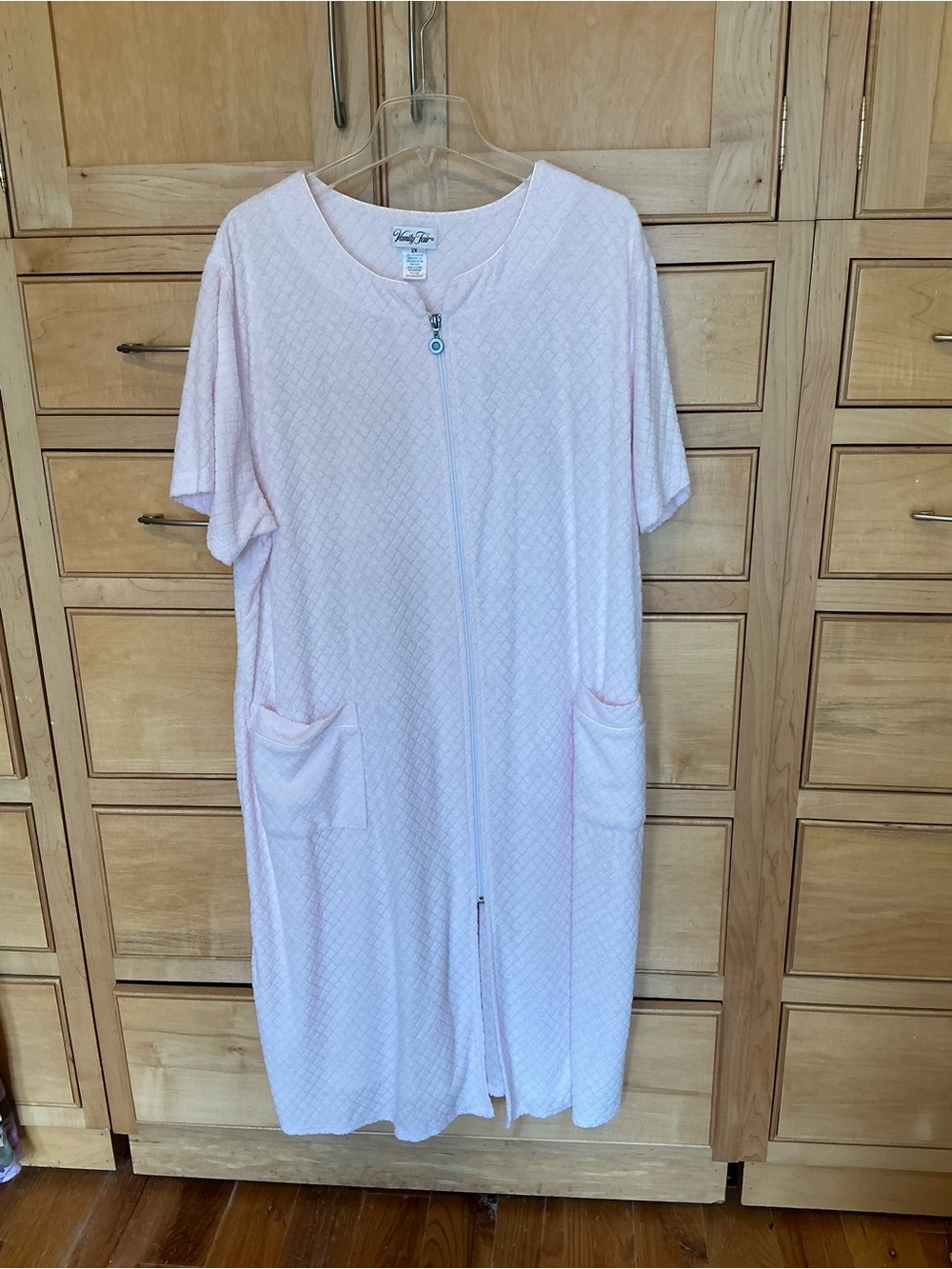 Vanity Fair Bath ROBE  Pink Quilted 2X short sleeve,2 pockets, zipper front